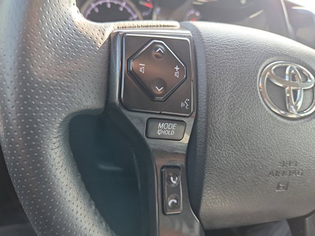 Used 2021 Toyota 4Runner TRD Off-Road Premium w/ Moonroof Package AWD/4WD image 39