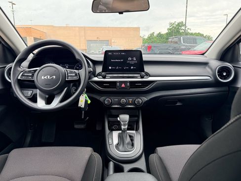Used 2023 Kia Forte LXS w/ LXS Technology Package FWD image 17