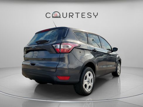 Used 2018 Ford Escape S image 4