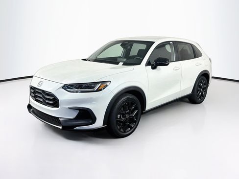 Used 2024 Honda HR-V Sport image 3