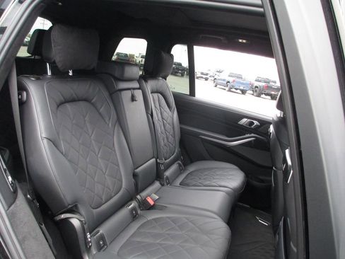 Used 2023 BMW X7 xDrive40i w/ M Sport Package image 24