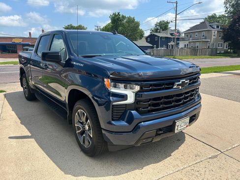 Used 2023 Chevrolet Silverado 1500 RST AWD/4WD image 4