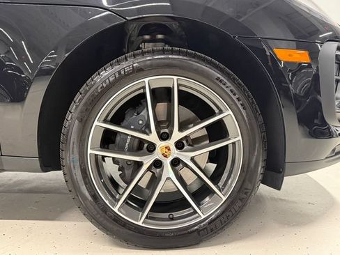 Certified 2026 Porsche Macan AWD/4WD image 10