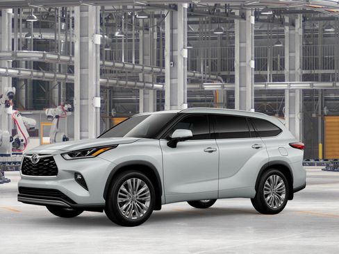 New 2026 Toyota Highlander Platinum image 4