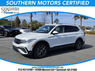 Used 2023 Volkswagen Tiguan SE w/ Panoramic Sunroof Package FWD video 1