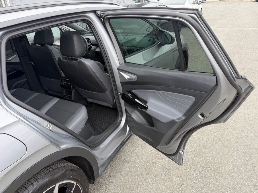Used 2025 Volkswagen ID.4 Pro S RWD image 38