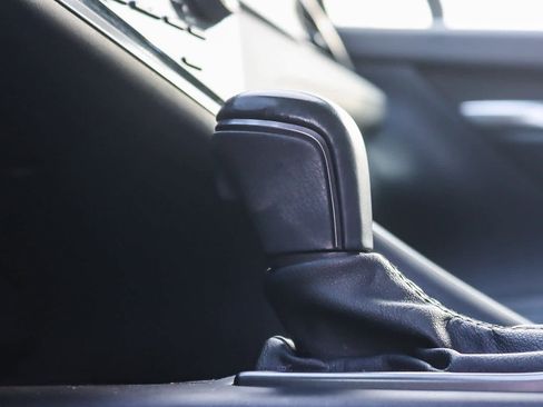 Used 2022 Toyota Camry SE image 21