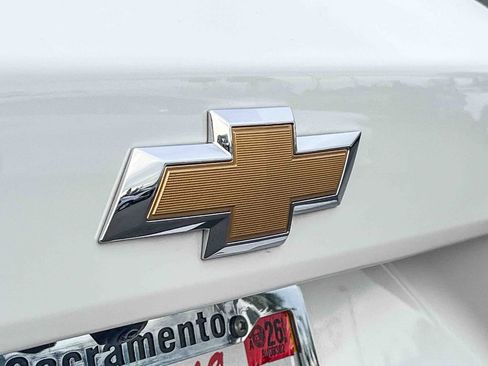 Certified 2025 Chevrolet Trax LT w/ LT Convenience Package image 9