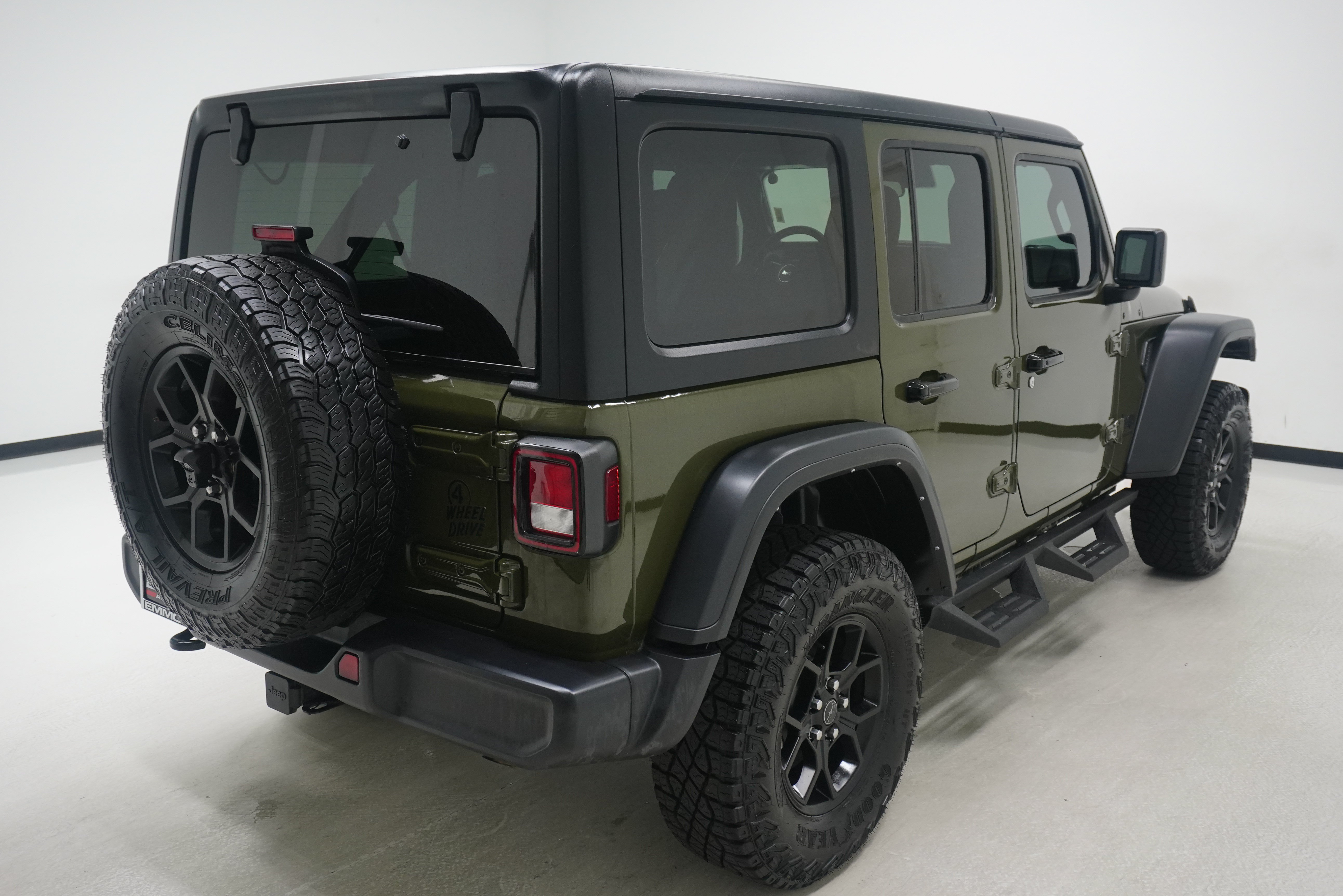 Used 2024 Jeep Wrangler Unlimited Sport AWD/4WD image 4