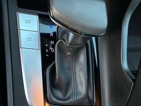 Used 2023 Hyundai Elantra SEL image 31