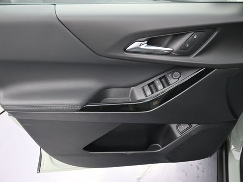New 2026 Chevrolet Equinox LT w/ Convenience Package II FWD image 28
