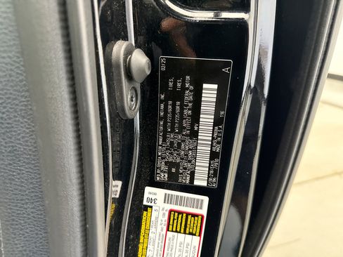Used 2025 Toyota Sienna XLE w/ XLE Plus Package AWD/4WD image 11