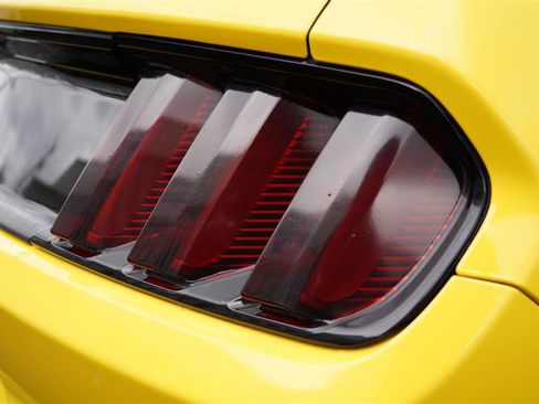 Used 2015 Ford Mustang GT Premium image 29