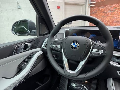 Used 2026 BMW X5 xDrive40i AWD/4WD image 13