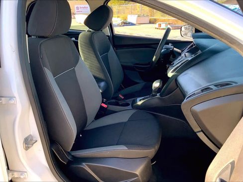 Used 2013 Ford Focus SE image 8