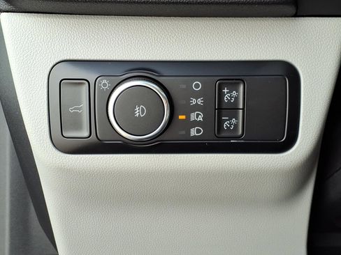 Certified 2023 Ford Escape Platinum w/ Premium Technology Package AWD/4WD image 18