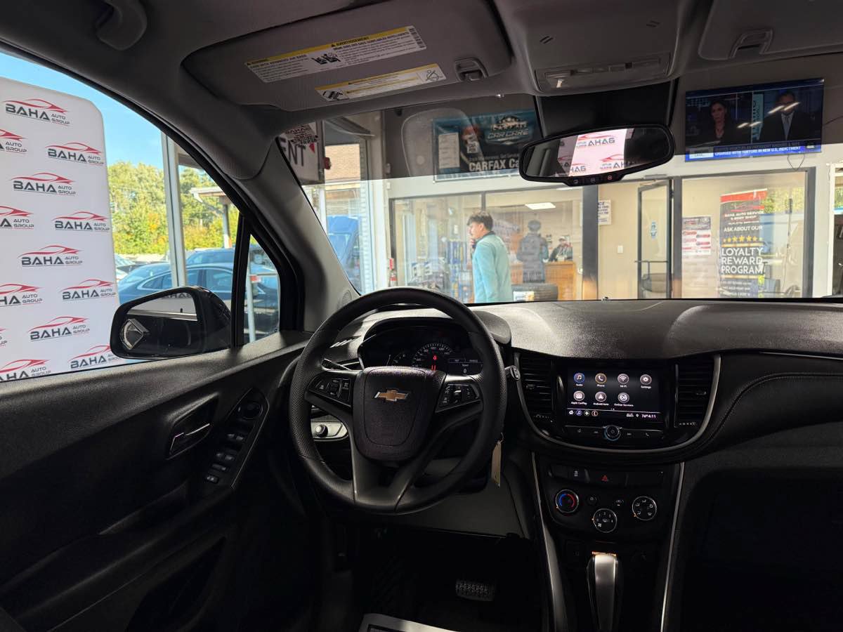 Used 2020 Chevrolet Trax LT AWD/4WD image 27