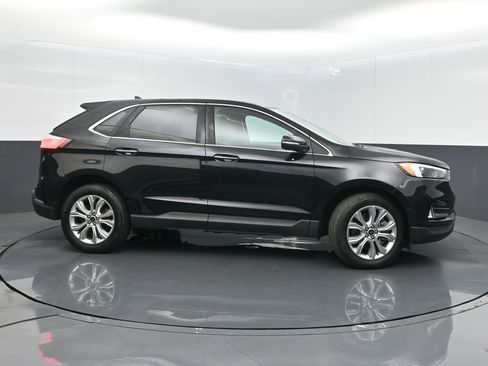 Used 2024 Ford Edge Titanium image 8