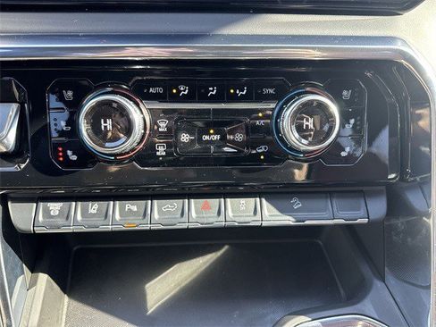 Used 2025 GMC Sierra 2500 Denali Ultimate image 40