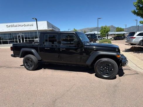 Used 2023 Jeep Gladiator Sport w/ Trailer Tow Package AWD/4WD image 12