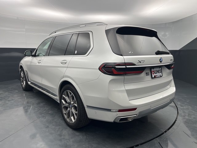 Used 2023 BMW X7 xDrive40i AWD/4WD image 8