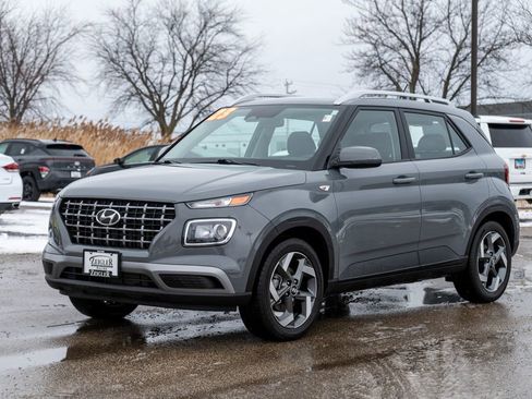 Certified 2023 Hyundai Venue SEL image 3