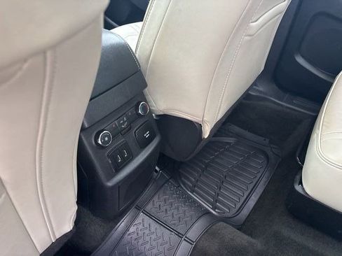 Used 2017 Ford Explorer Platinum image 37
