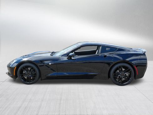 Used 2019 Chevrolet Corvette Stingray Coupe w/ Z51 1LT RWD image 4