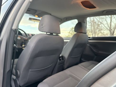 Used 2008 Volkswagen Rabbit S image 21