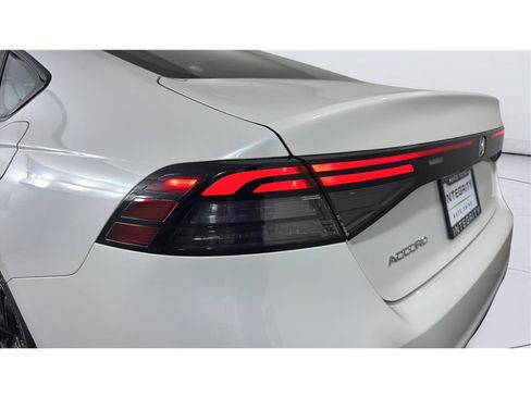 Used 2025 Honda Accord SE image 36