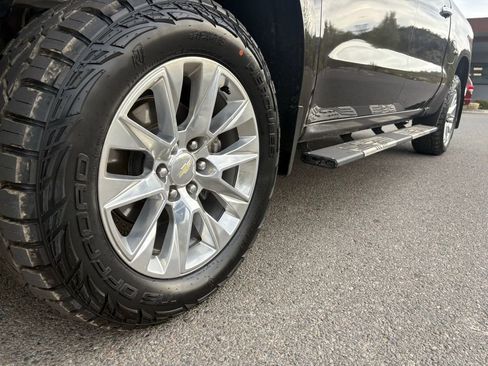 Used 2019 Chevrolet Silverado 1500 LTZ w/ LTZ Premium Package image 15