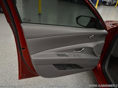 Used 2024 Hyundai Elantra SEL FWD image 35