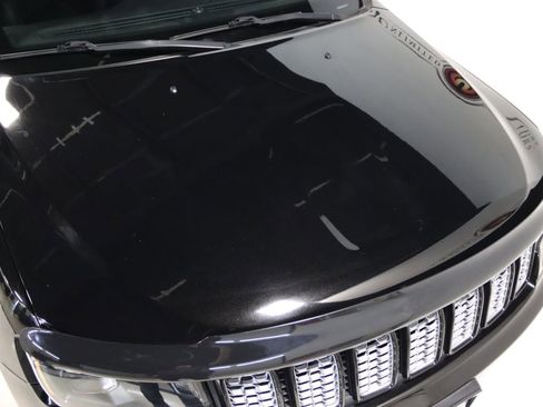 Used 2019 Jeep Grand Cherokee Altitude AWD/4WD image 24