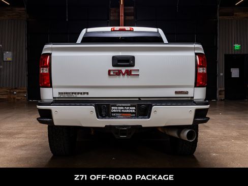 Used 2018 GMC Sierra 2500 SLT w/ Duramax Plus Package AWD/4WD image 7