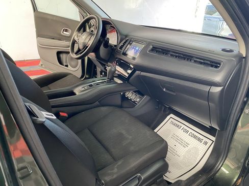 Used 2018 Honda HR-V EX image 6