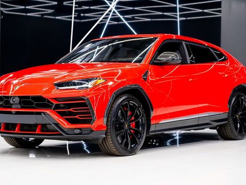 Used 2021 Lamborghini Urus image 3