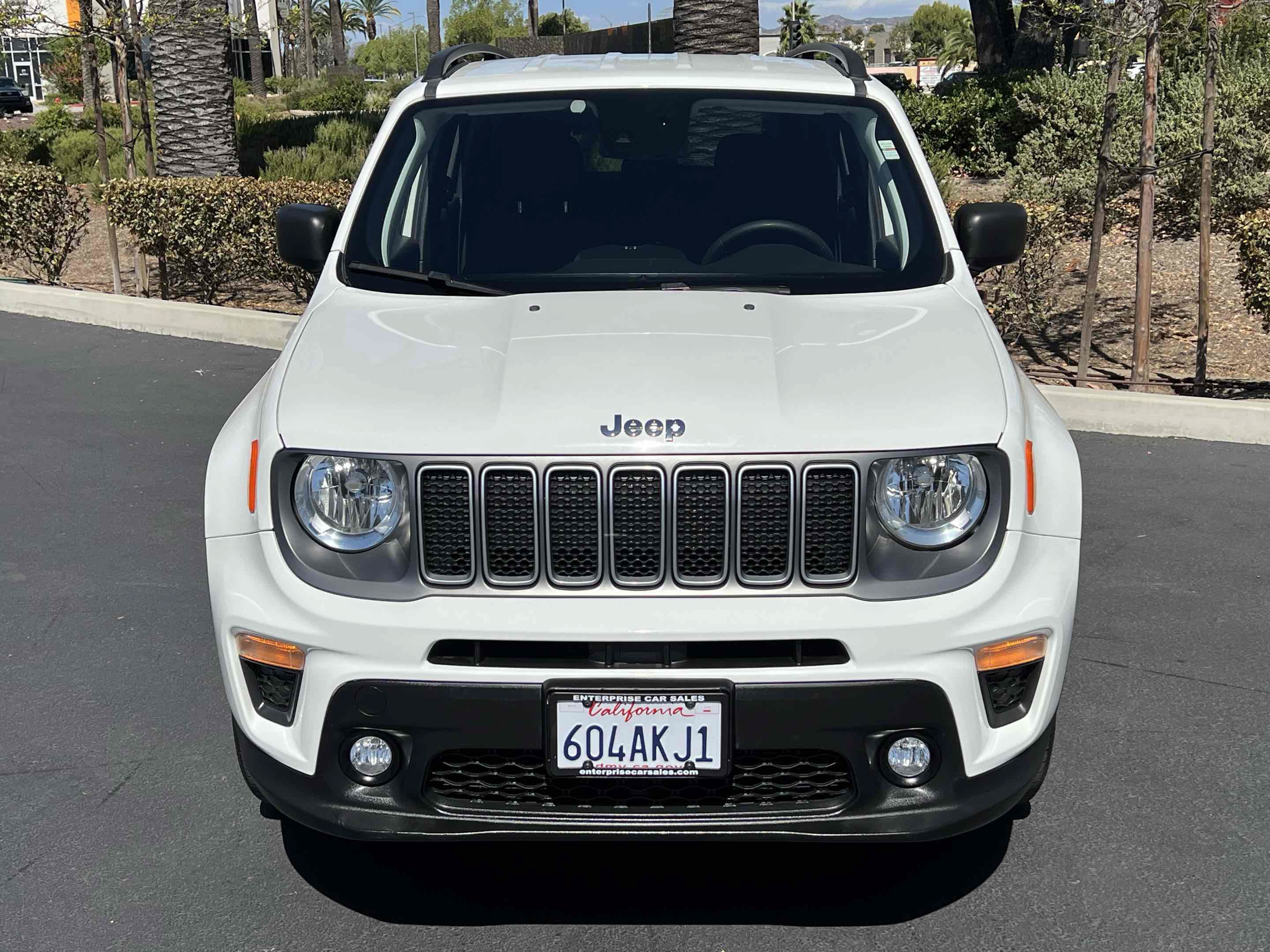Used 2022 Jeep Renegade Latitude AWD/4WD image 12