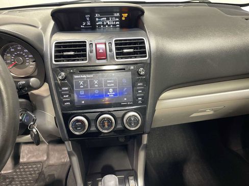 Used 2016 Subaru Forester 2.5i Limited AWD/4WD image 16
