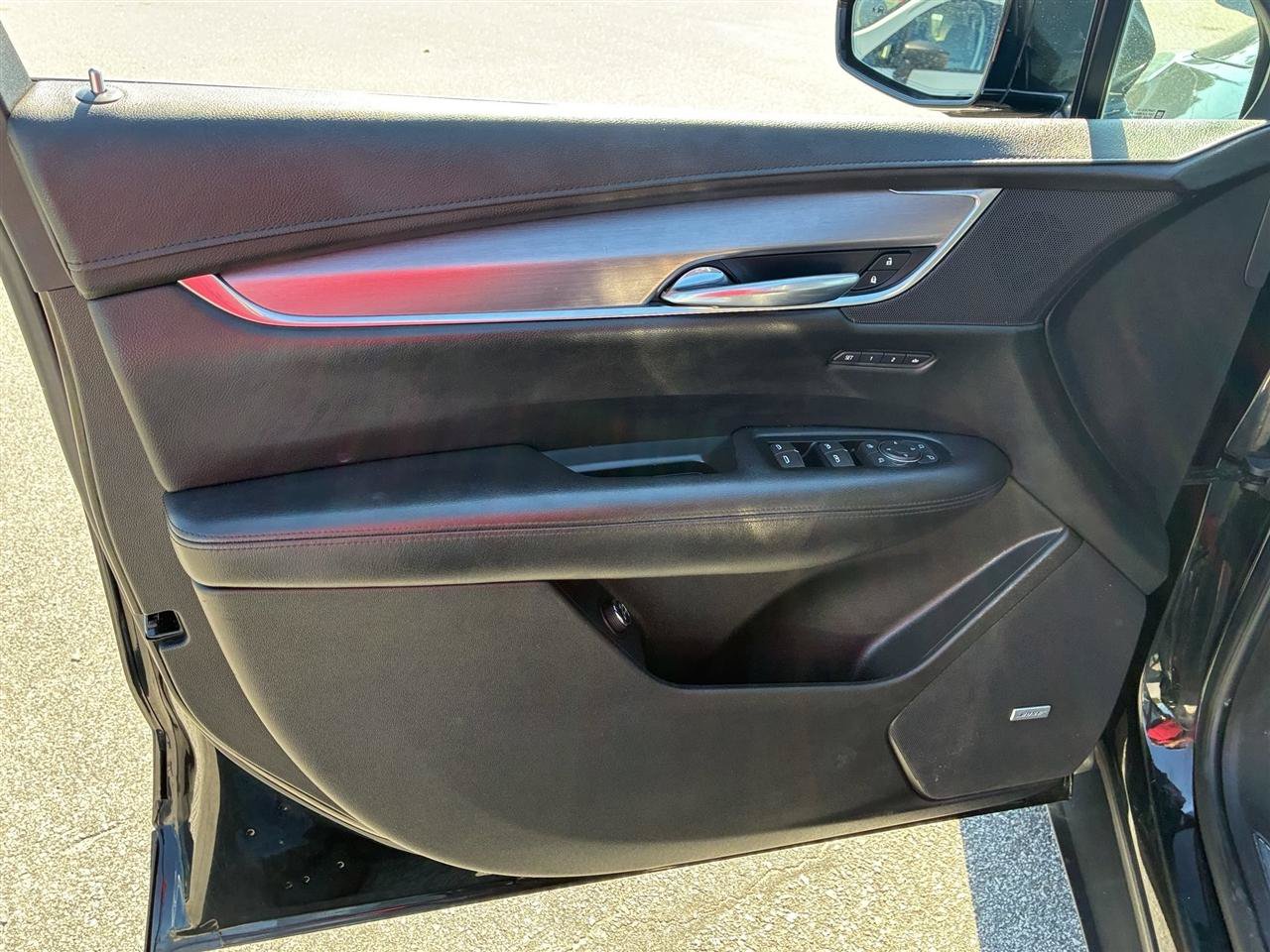 Used 2018 Cadillac XT5 Premium Luxury AWD/4WD image 11