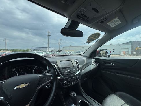 Used 2021 Chevrolet Equinox LT FWD image 24