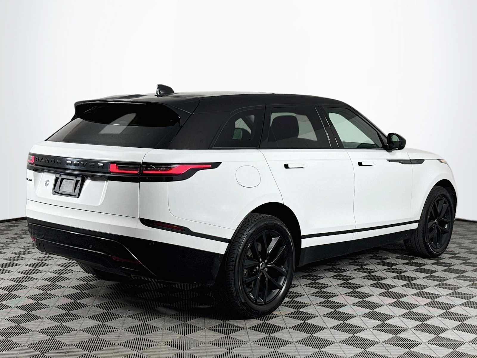 Used 2024 Land Rover Range Rover Velar S AWD/4WD image 5