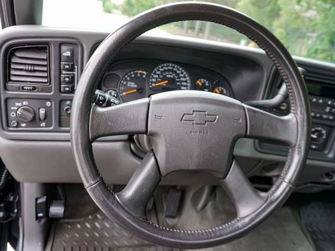 Used 2004 Chevrolet Silverado 2500 LS AWD/4WD image 42
