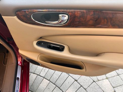 Used 2008 Jaguar XJ8 RWD image 76