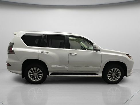 Used 2018 Lexus GX 460 Premium w/ Premium Package image 8
