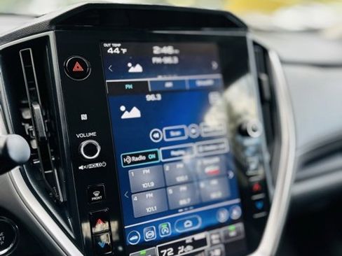 Used 2025 Subaru Crosstrek 2.0i Premium image 13