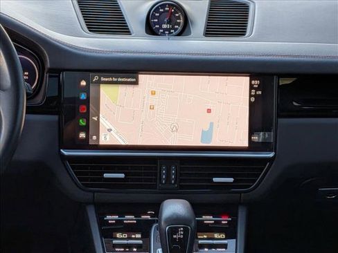 Used 2023 Porsche Cayenne image 10