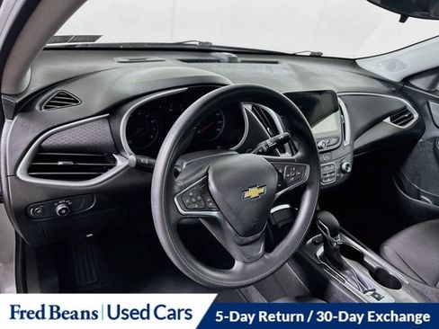 Used 2024 Chevrolet Malibu LT FWD image 14