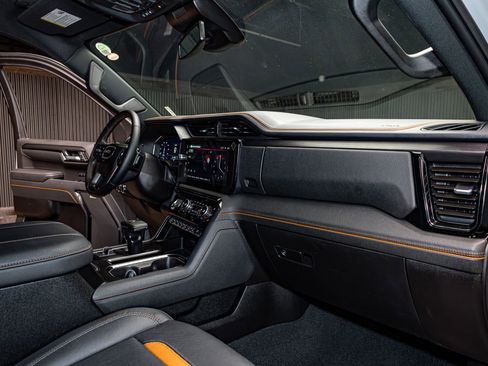 Used 2025 GMC Sierra 1500 AT4 w/ AT4 Premium Package image 18