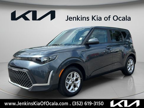Certified 2025 Kia Soul LX w/ LX Technology Package FWD image 7
