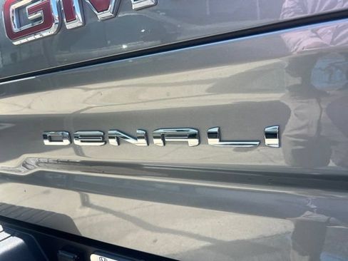 Used 2024 GMC Sierra 1500 Denali AWD/4WD image 8